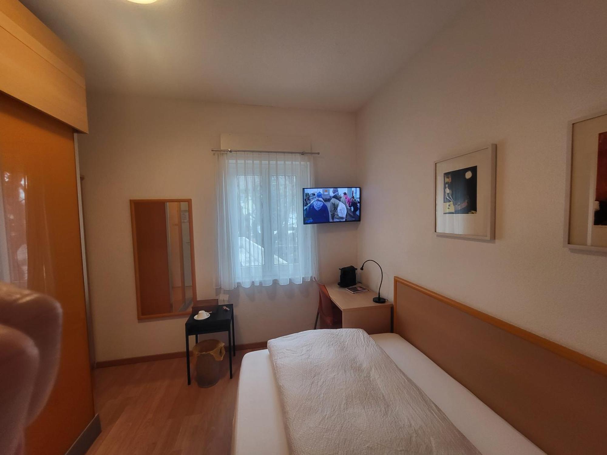 Hotel-Restaurant Eyholz Visp Ruang foto
