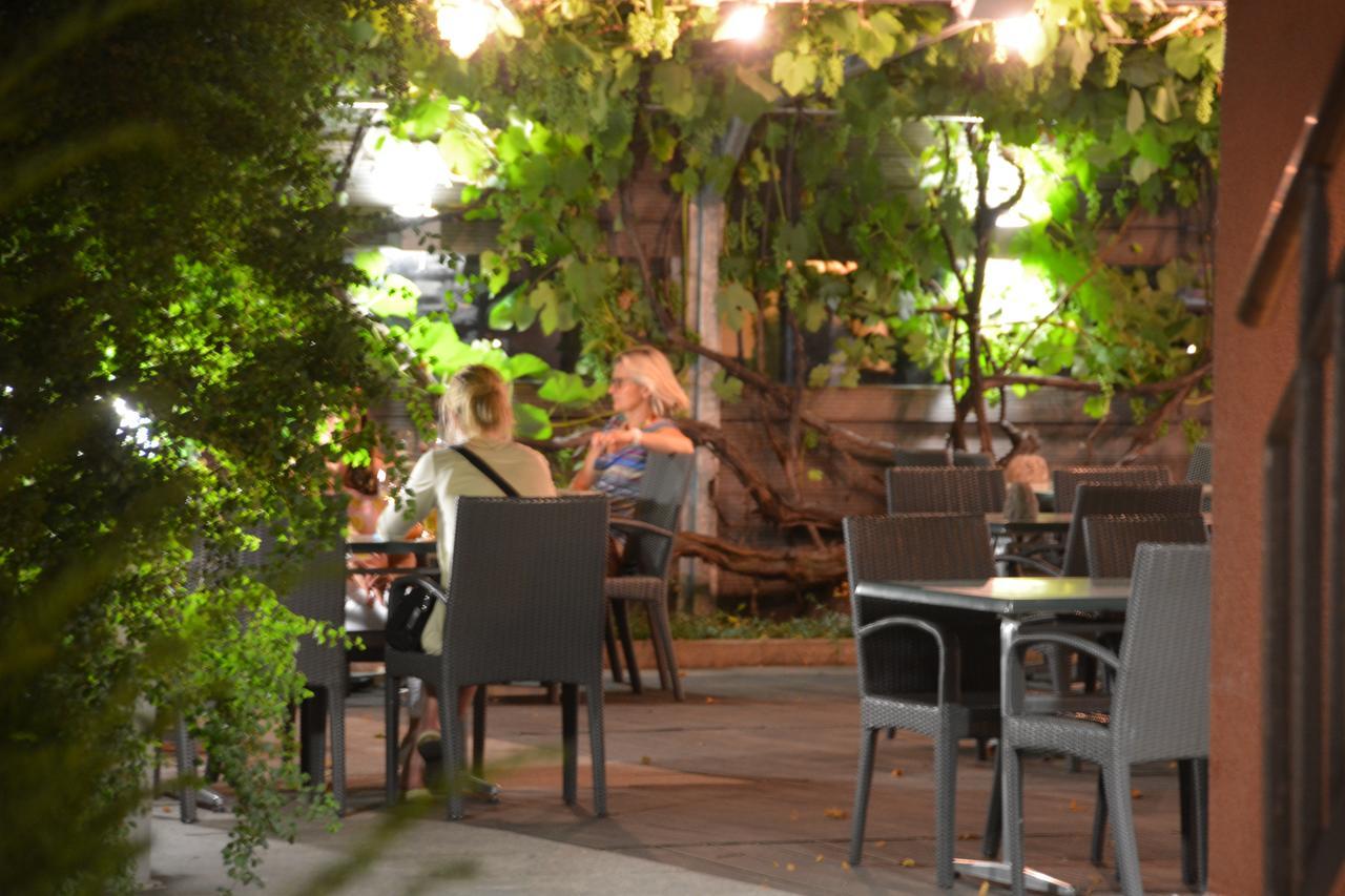 Hotel-Restaurant Eyholz Visp Bagian luar foto